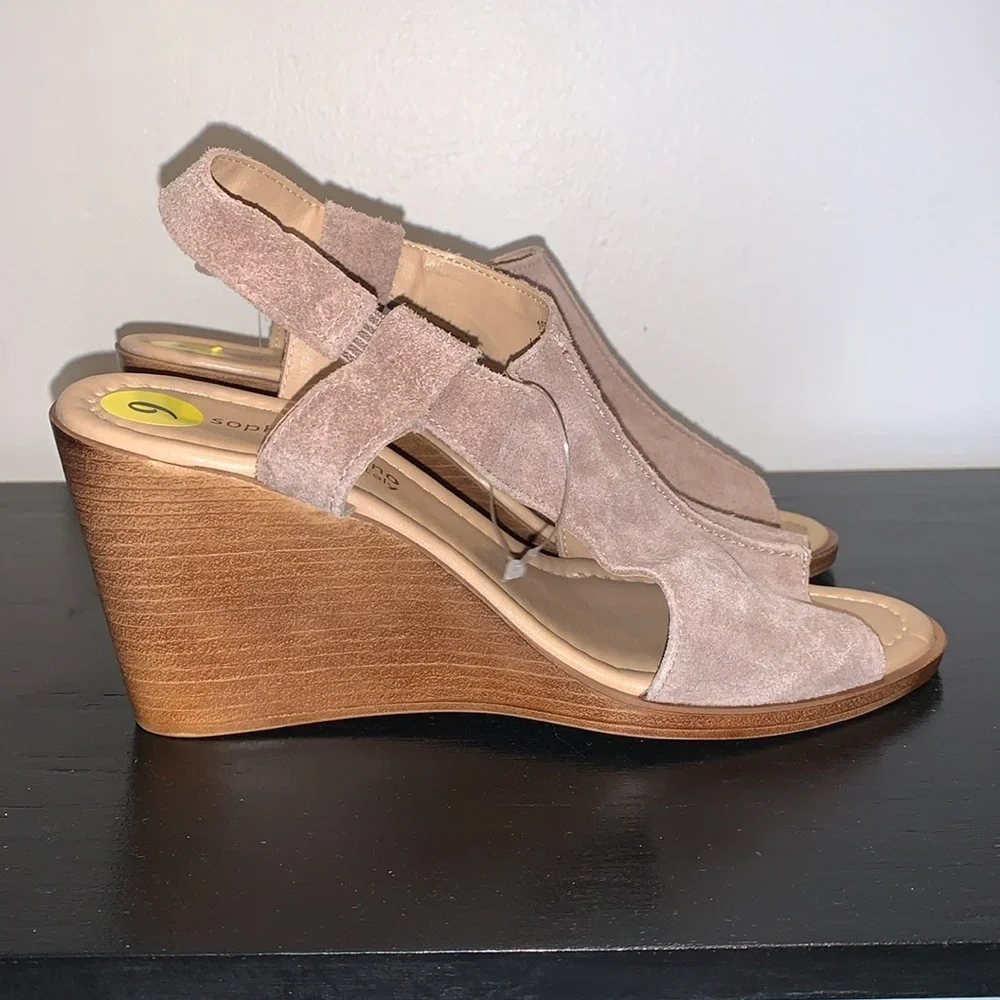 Sophia Milano Suede Wedge Heel‎ Sandals.  Size 9.  Made in Italy.